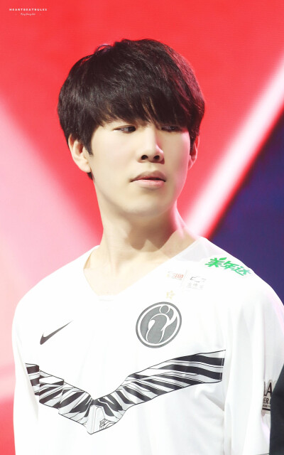 小草包沙皇乱戳 泡芙女警乱射 Heart勇敢开团 泡芙队扳回一城